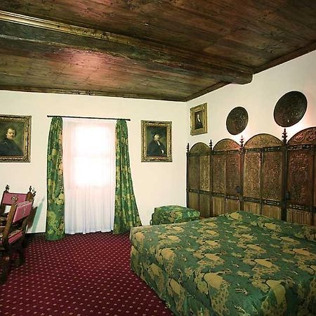 Castello Di Pavone Hotel Pavone Canavese ภายนอก รูปภาพ