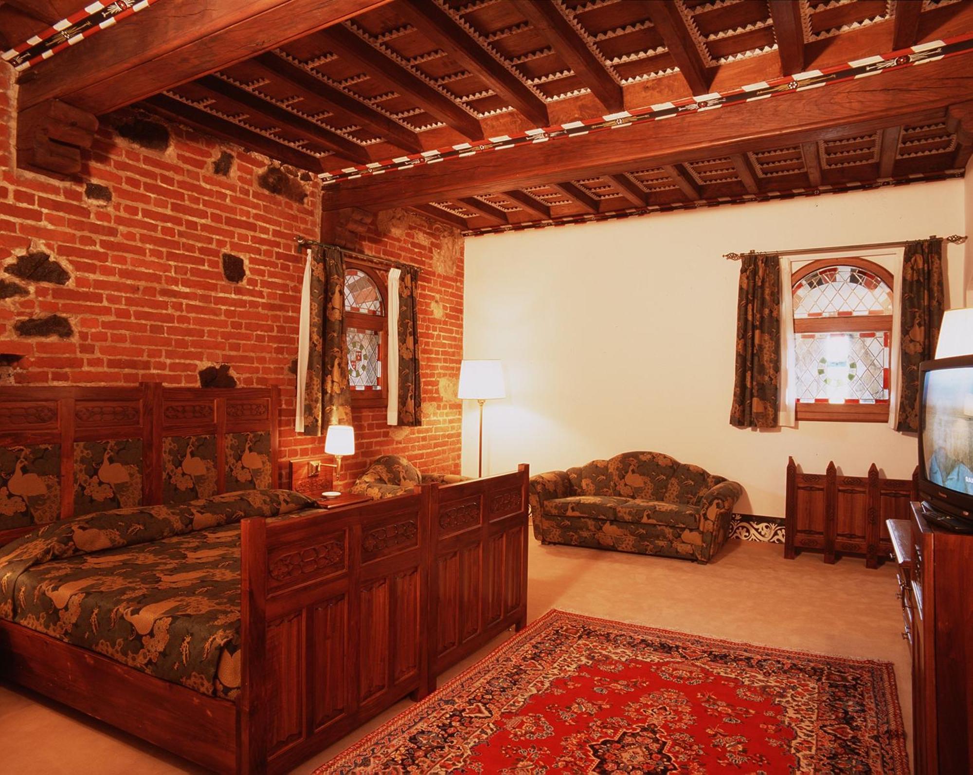 Castello Di Pavone Hotel Pavone Canavese ภายนอก รูปภาพ