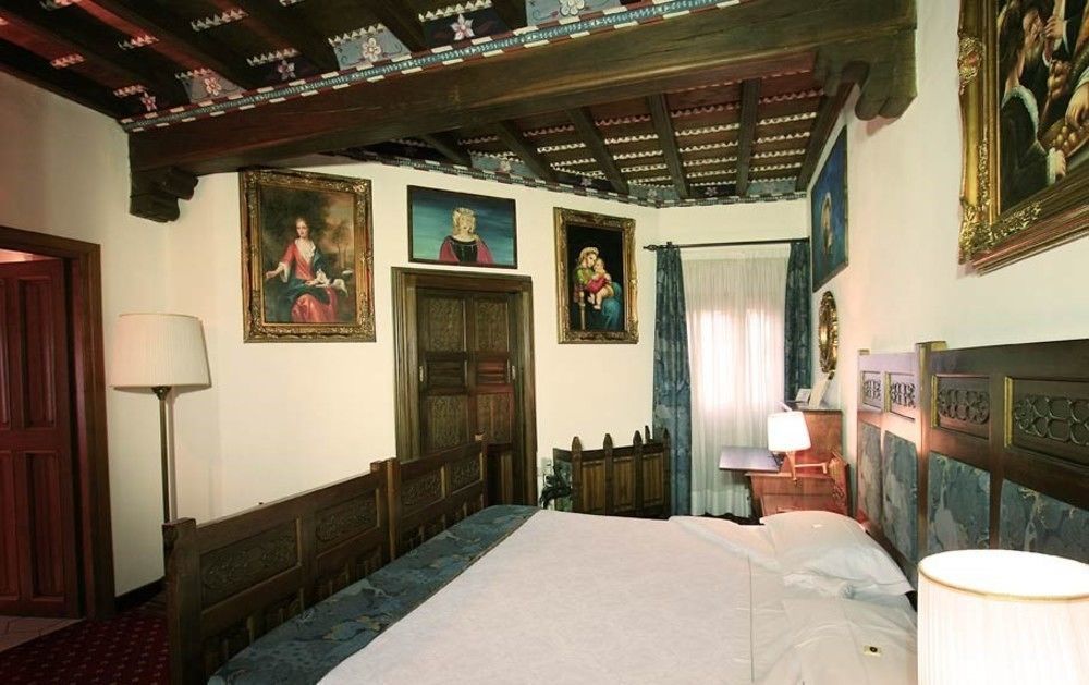 Castello Di Pavone Hotel Pavone Canavese ภายนอก รูปภาพ