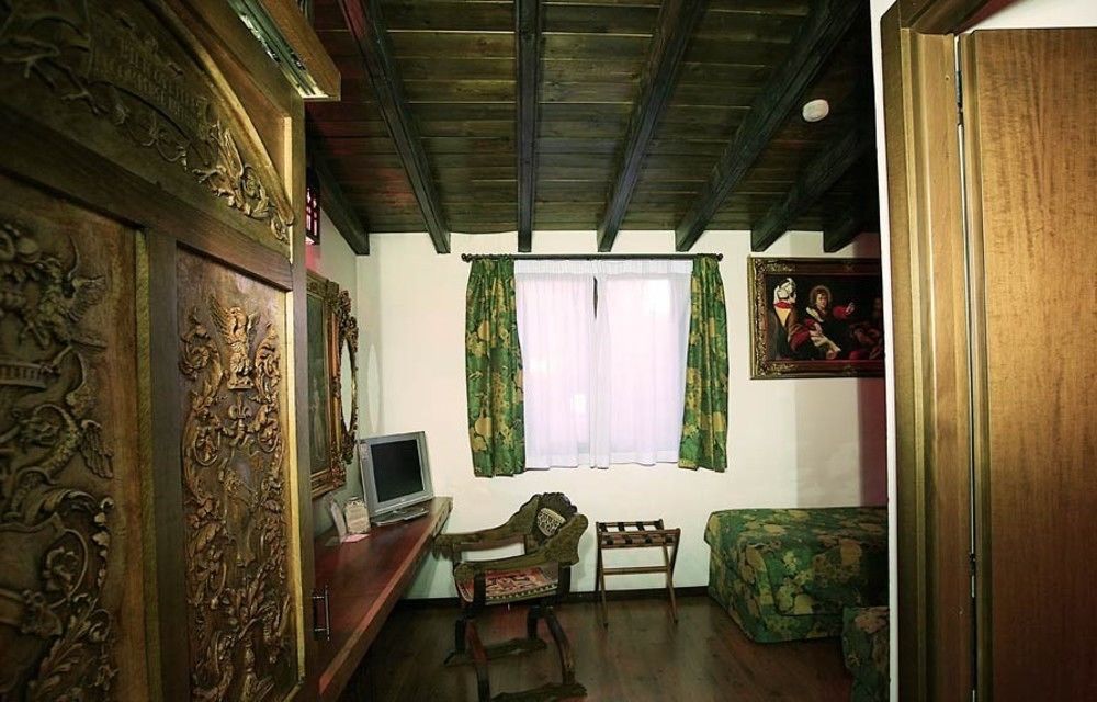 Castello Di Pavone Hotel Pavone Canavese ภายนอก รูปภาพ
