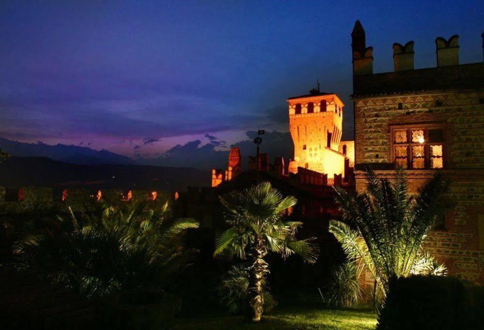 Castello Di Pavone Hotel Pavone Canavese ภายนอก รูปภาพ