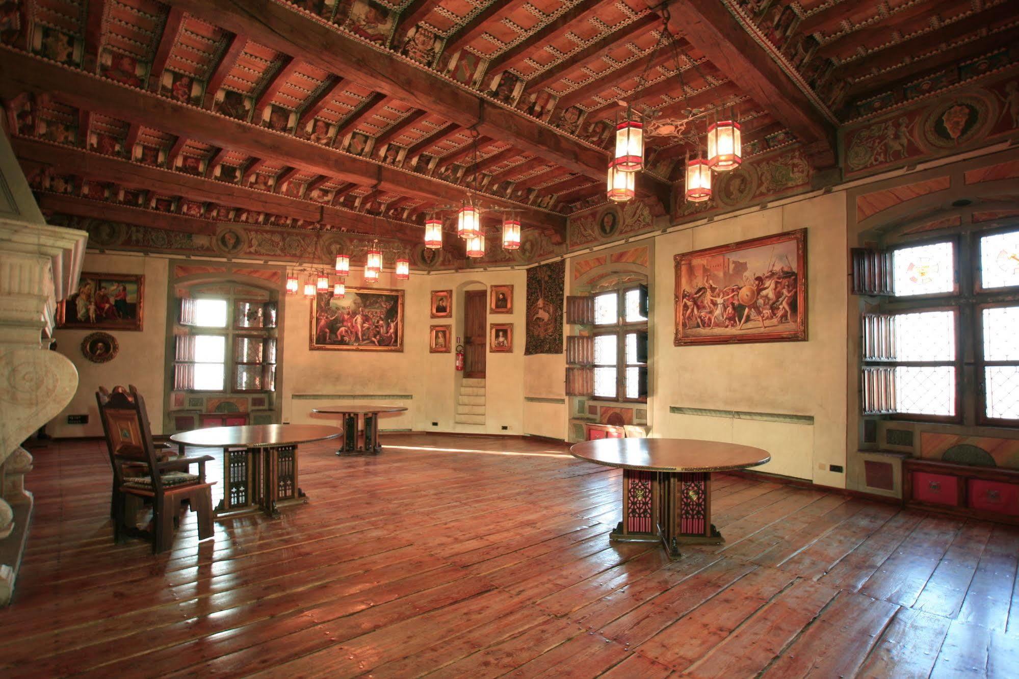 Castello Di Pavone Hotel Pavone Canavese ภายนอก รูปภาพ