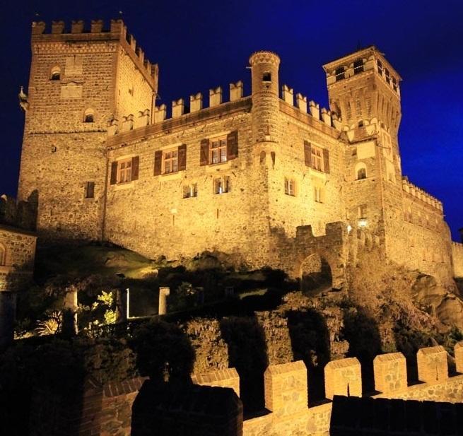Castello Di Pavone Hotel Pavone Canavese ภายนอก รูปภาพ